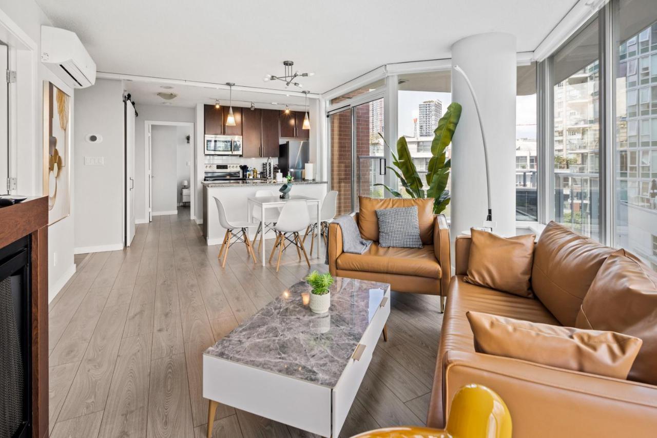 Gardenview Modern Condo With Parking, Gym, Pool, Ac Vancouver Esterno foto