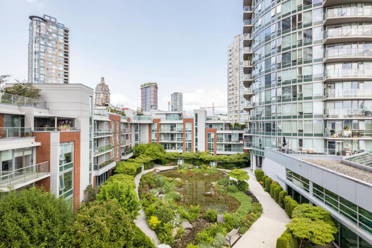 Gardenview Modern Condo With Parking, Gym, Pool, Ac Vancouver Esterno foto